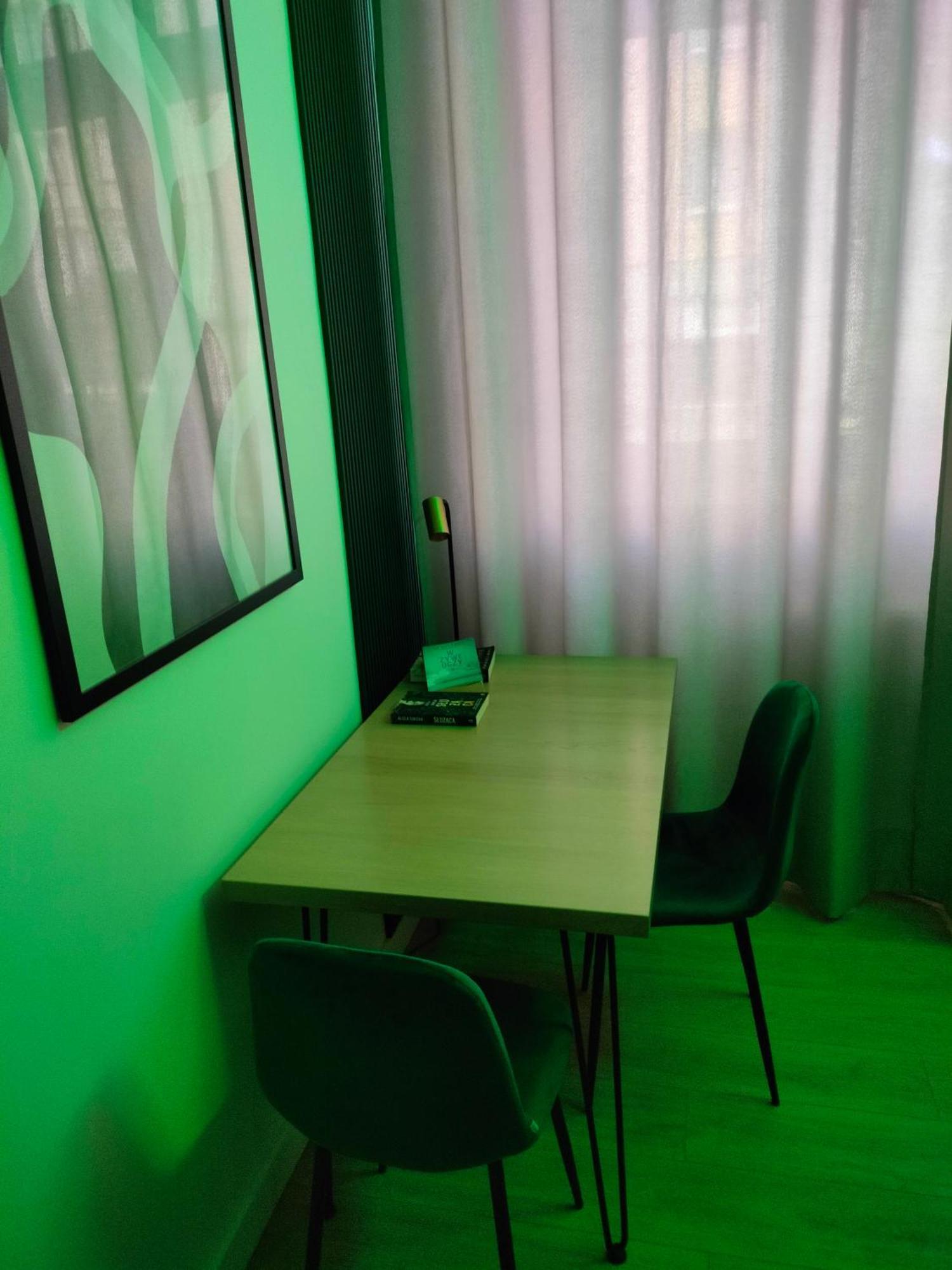 Paradise Zarzadzany Przez Gospodarza Osobe Fizyczna Self Check In Rzeszow